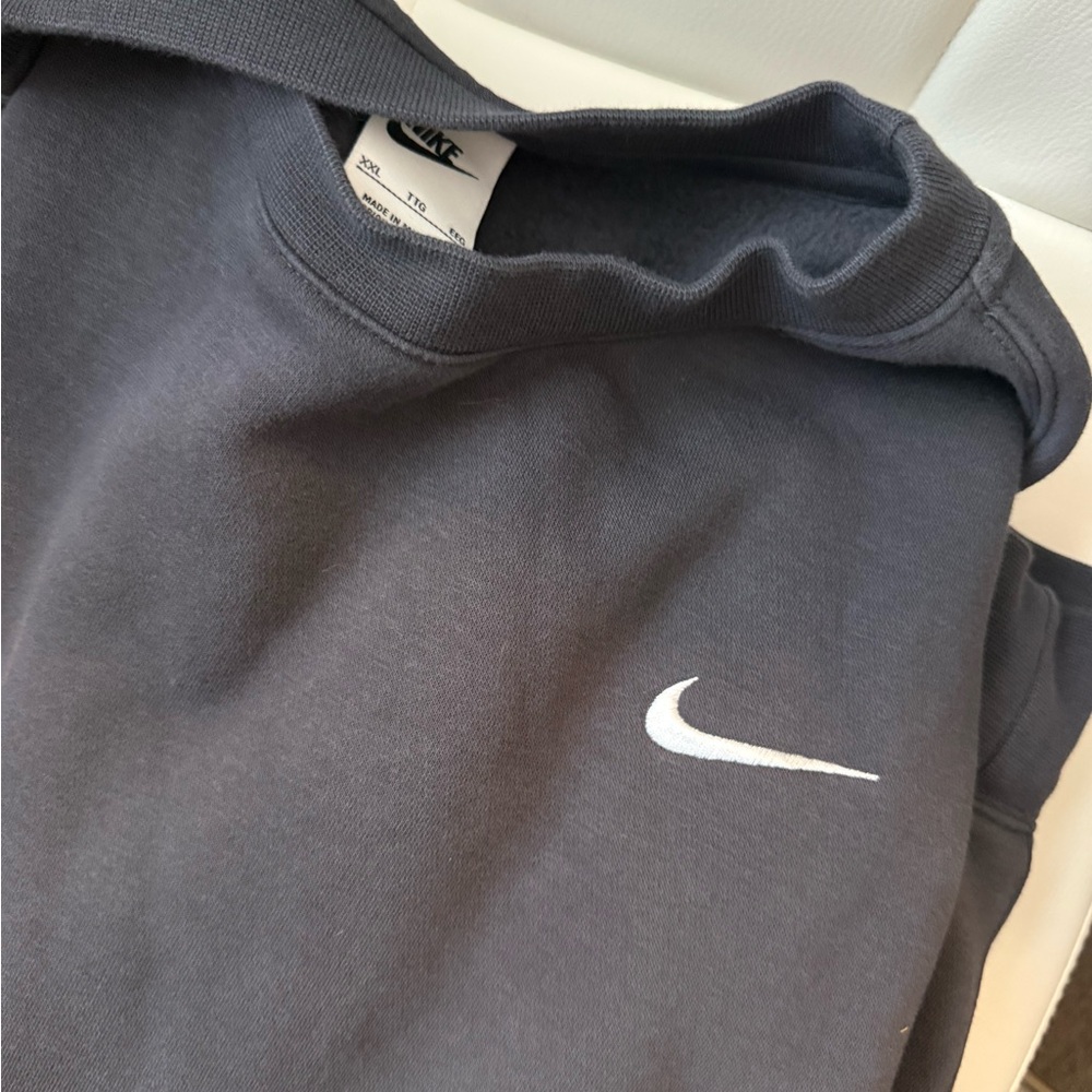 Nike mens crewneck